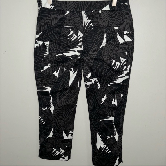 CHICO’s Black + White Palm Tree Capri Pants, size 0 (4) - Picture 4 of 8